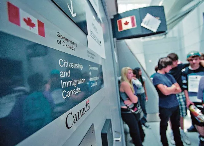 加拿大放宽入籍要求一年：申请入籍人数多了40%!